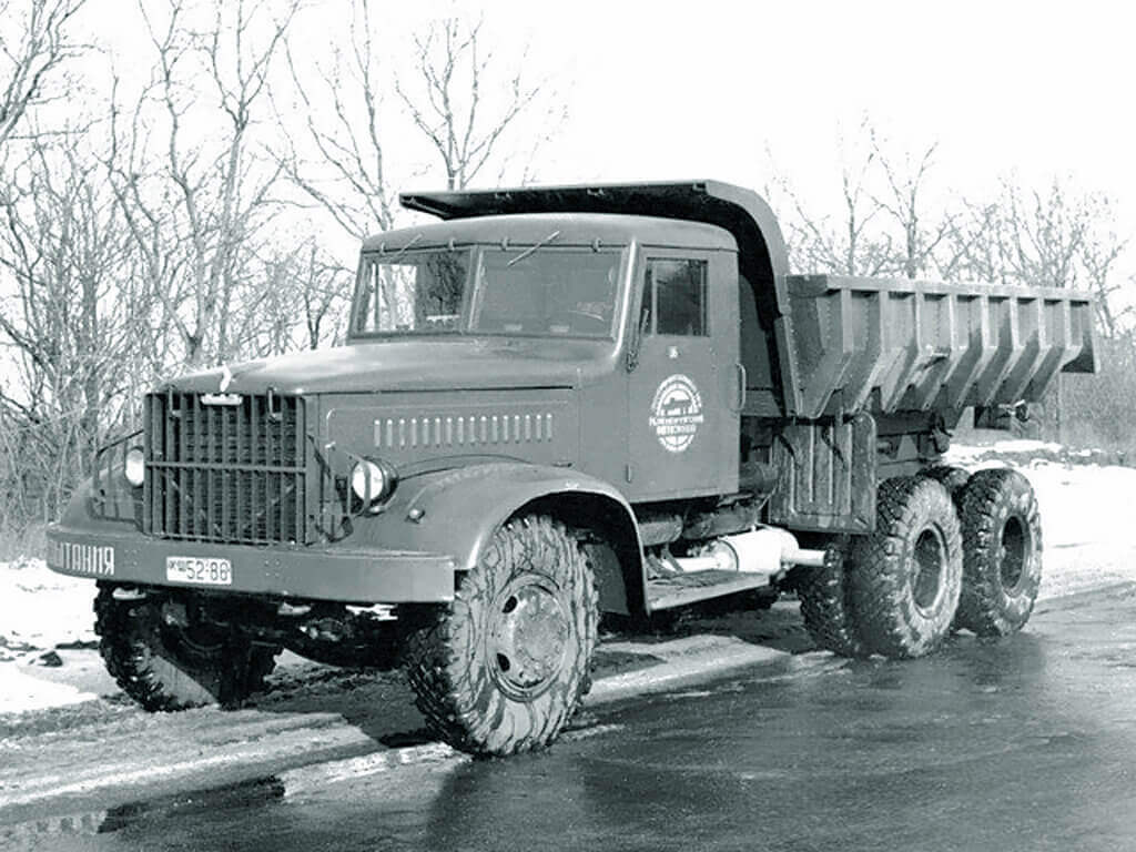 Так выглядел грузовой автомобиль КрАЗ-222, который начали производить в 1957 году