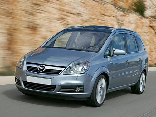 Opel Zafira, минивен пользуется популярностью у семейных людей.