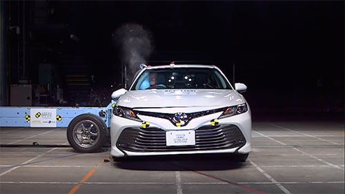 Краш-тест Toyota Camry